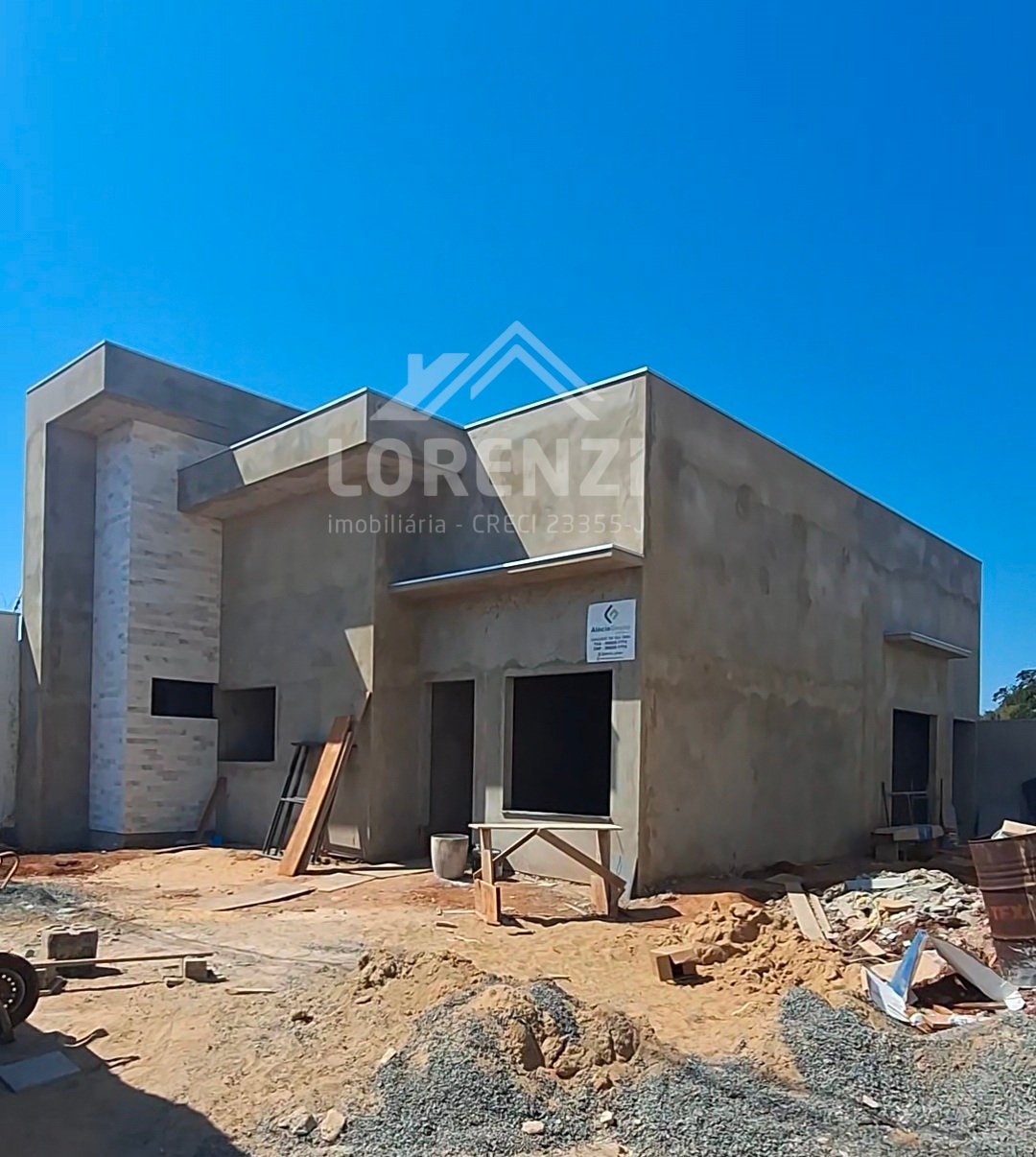 Casa em fase de acabamento Jd. Floriza